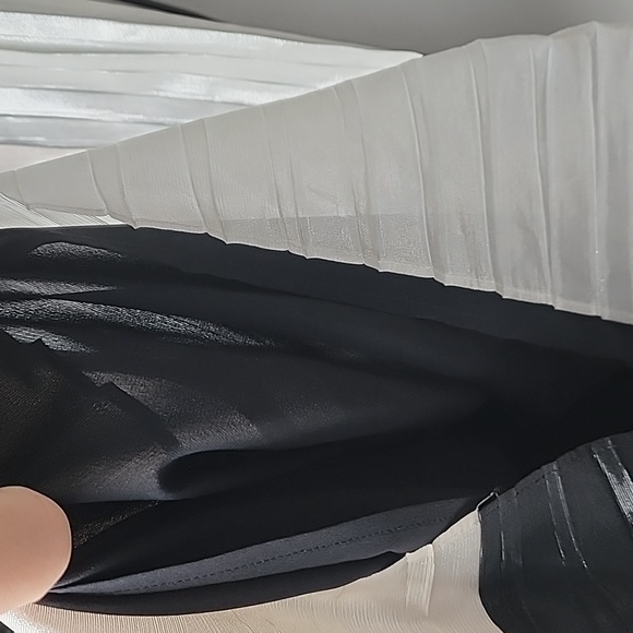 St John Couture Pleated midi Metallic Tri Tone Silk Dress - Picture 7 of 11